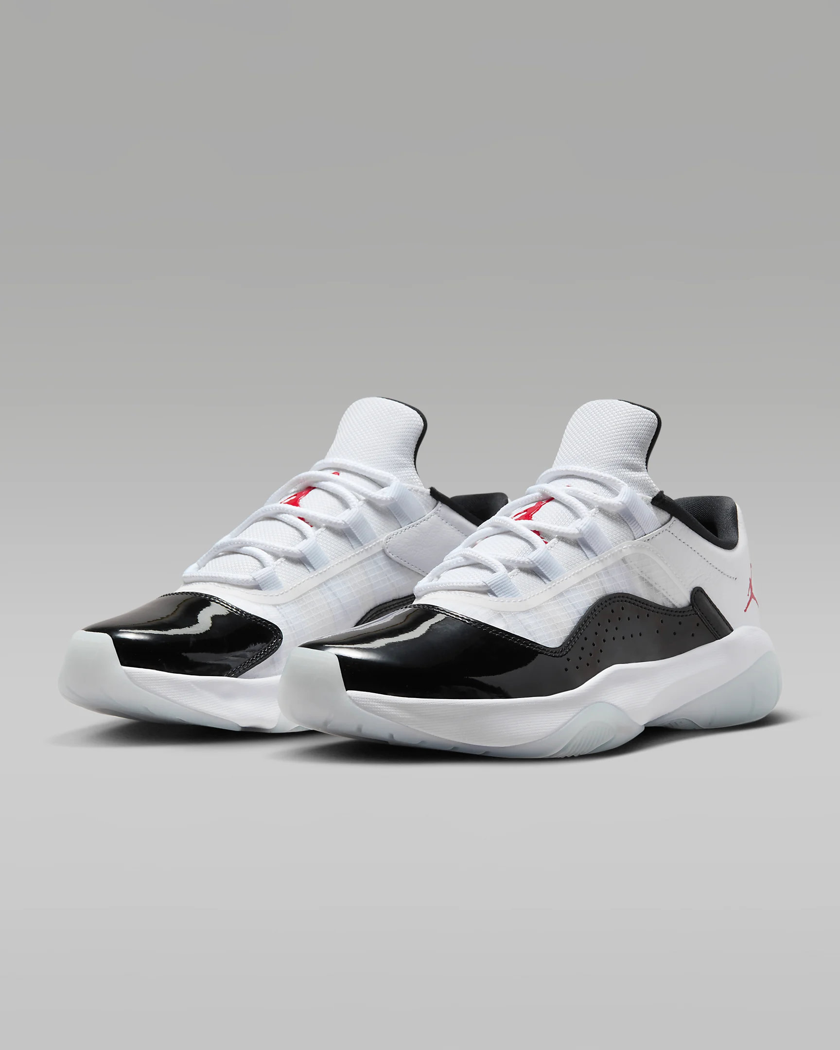 Женские кроссовки Nike Air Jordan 11 CMFT Low - фото №3