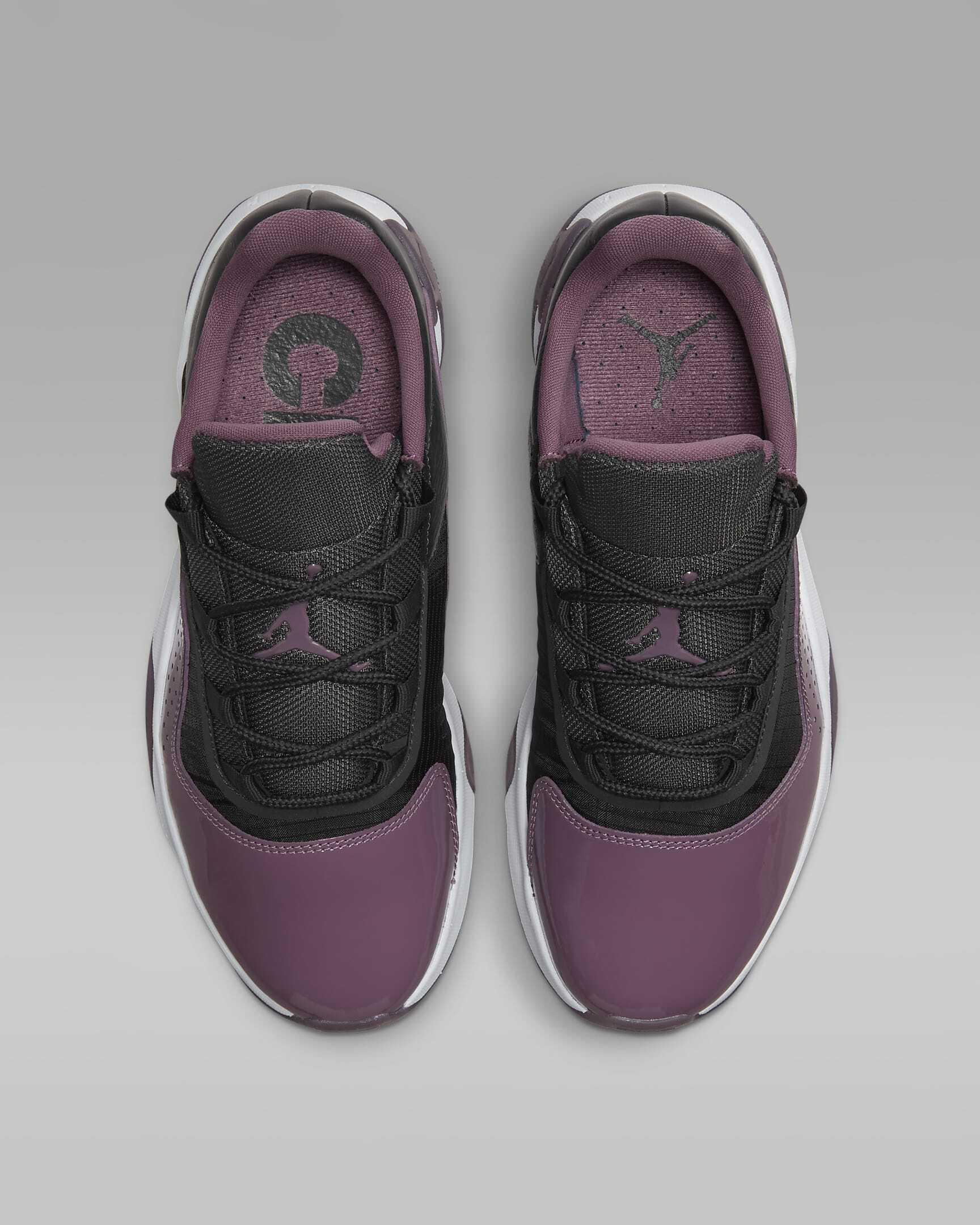 Женские кроссовки Nike Air Jordan 11 CMFT Low - фото №4